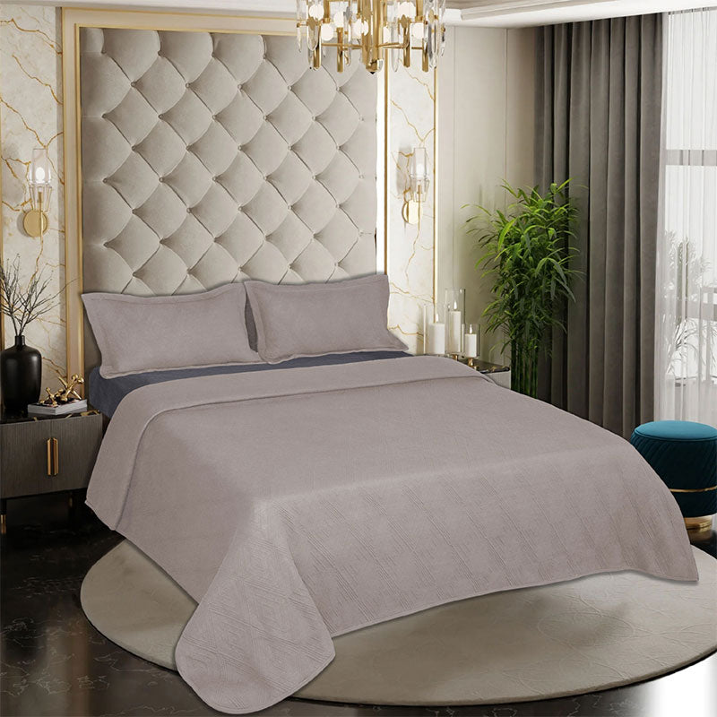 BodyComfy 100% Cotton Hosiery King-Size Fitted Bedcover – Layered Diamond Geometric Pattern