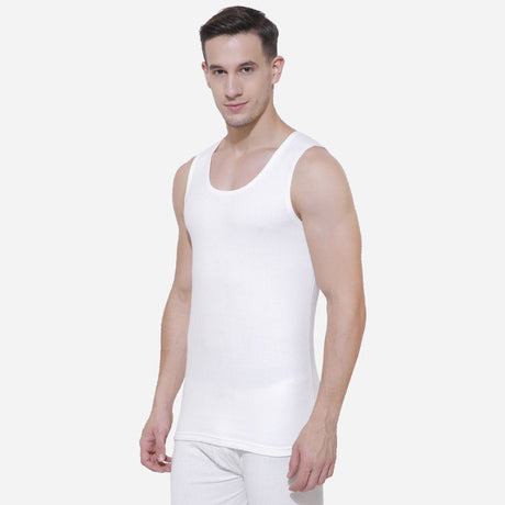 Quilt Bodycare Antibacterial Thermal Men Top Round Neck Sleeveless Solid